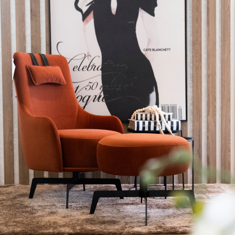 Poltrona Moderna e Confortável  K-15 com puff